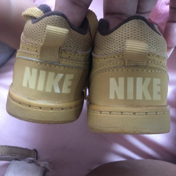 Shoes - Picture 3 of 4